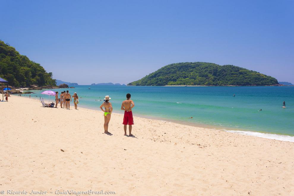 Imagem do lindo mar azulado da Praia de Prumirim.